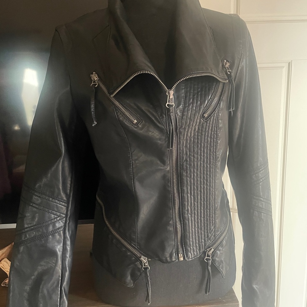 Lulu's Black vegan  Jacket with Diagonal Zipper and Stand-Up Collar